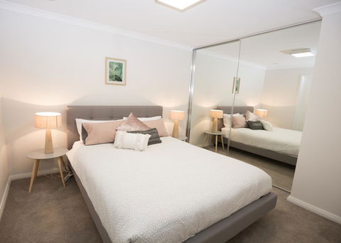 Yaran Suites - Accommodation Main Beach 0