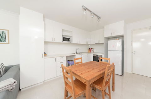 Yaran Suites - Accommodation Main Beach 41