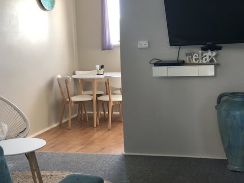 White Sands - Accommodation Main Beach 7