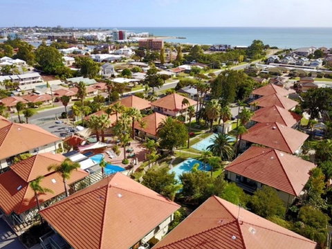 Mandurah Family Resort - Accommodation Main Beach 0