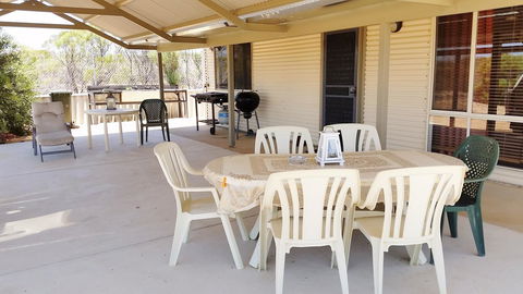 Kanga Cottage - Accommodation Main Beach 6
