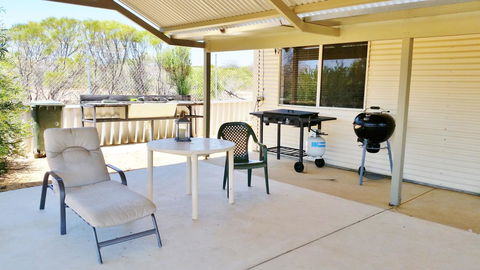 Kanga Cottage - Accommodation Main Beach 4