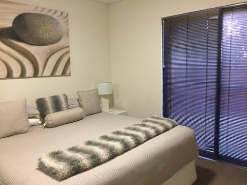 Parklane Apartments - Accommodation Main Beach 8