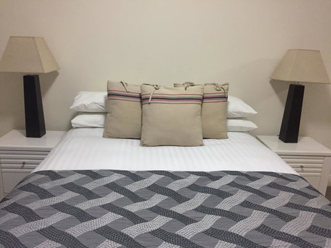 Parklane Apartments - Accommodation Main Beach 9