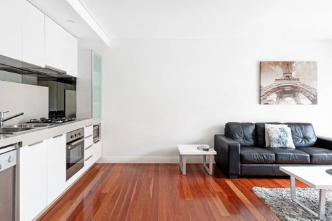 Parklane Apartments - Accommodation Main Beach 12