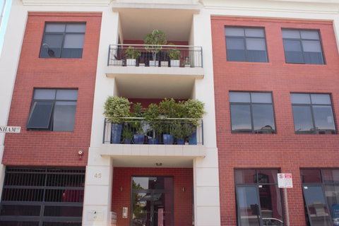 Parklane Apartments - Accommodation Main Beach 25