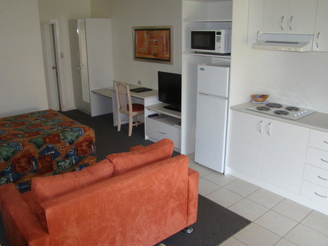 Dunsborough Central Motel - Accommodation Main Beach 5
