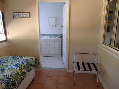 Lazy Lobster Holiday Units & Chalets - Accommodation Main Beach 7