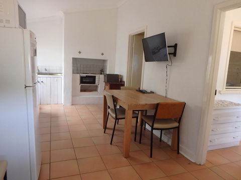 Lazy Lobster Holiday Units & Chalets - Accommodation Main Beach 15