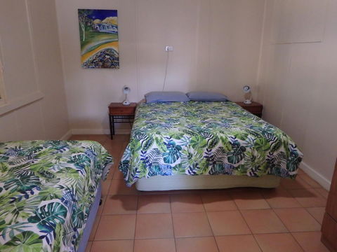 Lazy Lobster Holiday Units & Chalets - Accommodation Main Beach 8