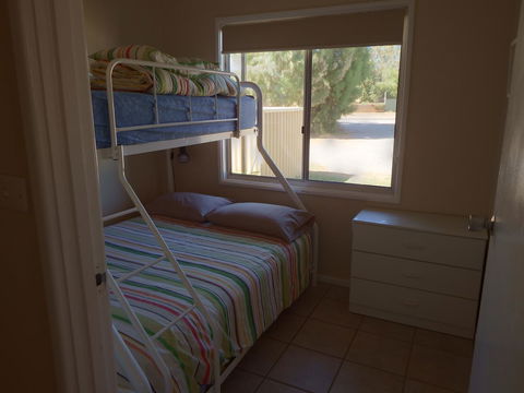 Lazy Lobster Holiday Units & Chalets - Accommodation Main Beach 22