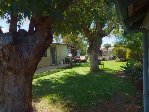 Lazy Lobster Holiday Units & Chalets - Accommodation Main Beach 32