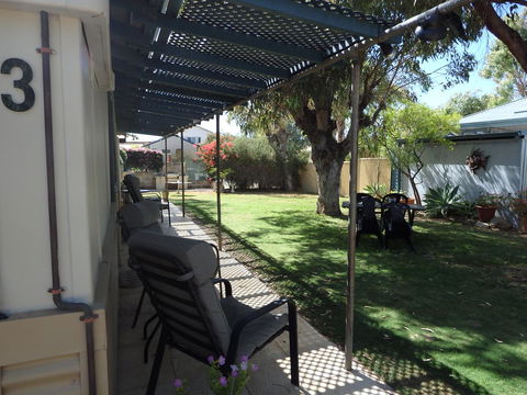 Lazy Lobster Holiday Units & Chalets - Accommodation Main Beach 9