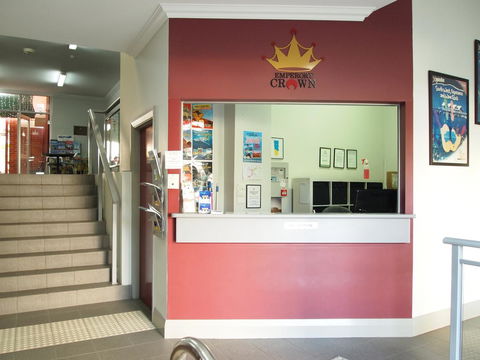The Emperors Crown Hostel - Accommodation Main Beach 15