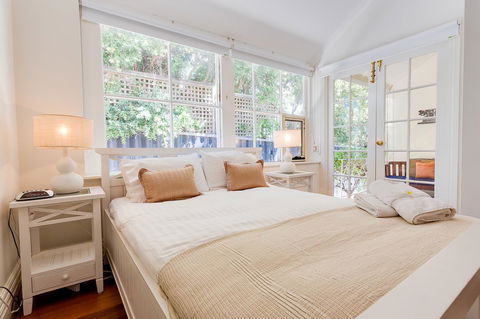 Cottesloe Beach House I - Accommodation Main Beach 1