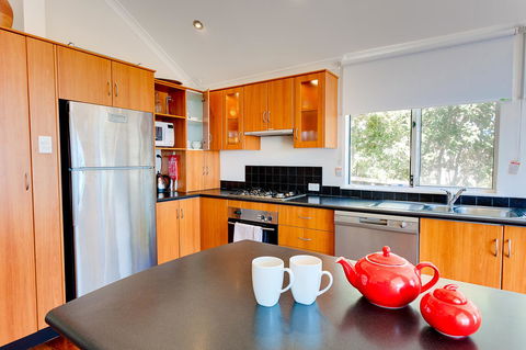 Cottesloe Beach House I - Accommodation Main Beach 6