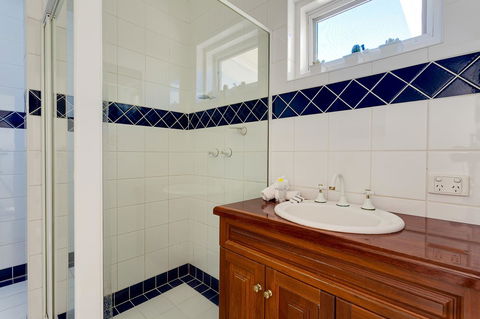 Cottesloe Beach House I - Accommodation Main Beach 16