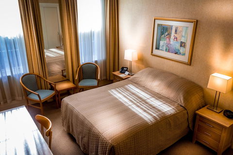 European Hotel - Accommodation Main Beach 3