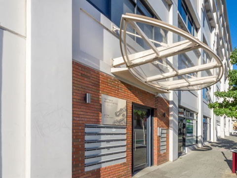 Home Apartment - Perth City Centre - Free WiFi - Accommodation Main Beach 4