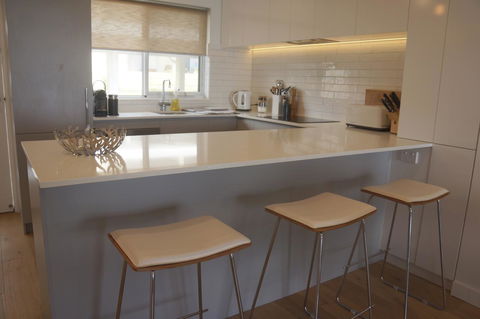 Cottesloe Beachfront Ocean View Apartment - Accommodation Main Beach 13