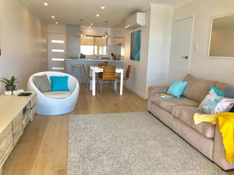 Cottesloe Beachfront Ocean View Apartment - Accommodation Main Beach 7