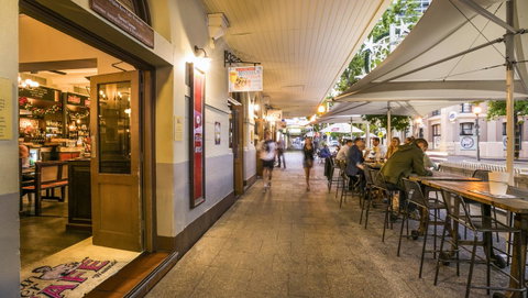 Nightcap At Belgian Beer Cafe - Accommodation Main Beach 23
