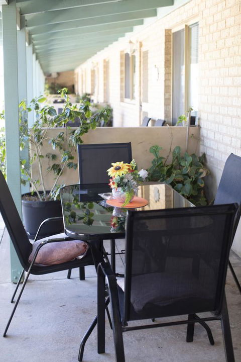 Shark Bay Seafront Apartments - Accommodation Main Beach 2