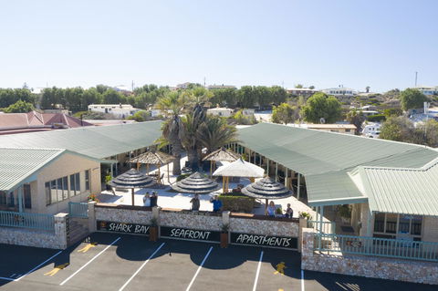 Shark Bay Seafront Apartments - Accommodation Main Beach 24