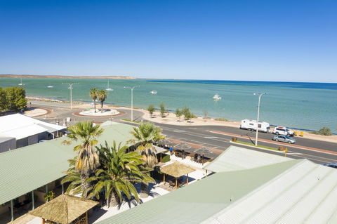 Shark Bay Seafront Apartments - Accommodation Main Beach 26