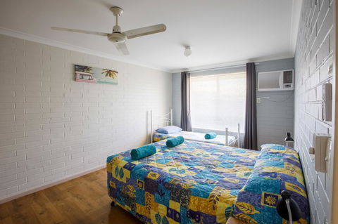 Shark Bay Seafront Apartments - Accommodation Main Beach 18