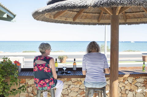 Shark Bay Seafront Apartments - Accommodation Main Beach 32