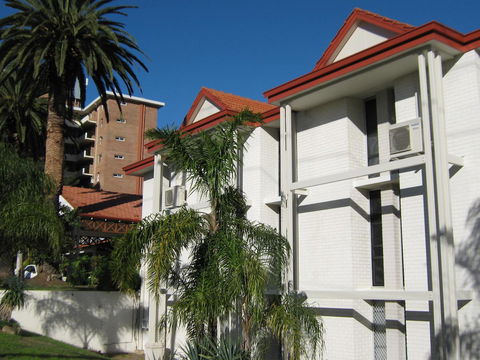 Beatty Lodge - Accommodation Main Beach 2