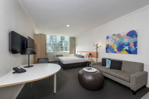 Oaks Perth Hotel - Accommodation Main Beach 0