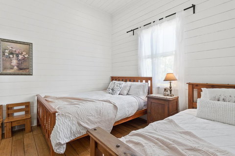 Lavender Cottage - Accommodation Main Beach 10