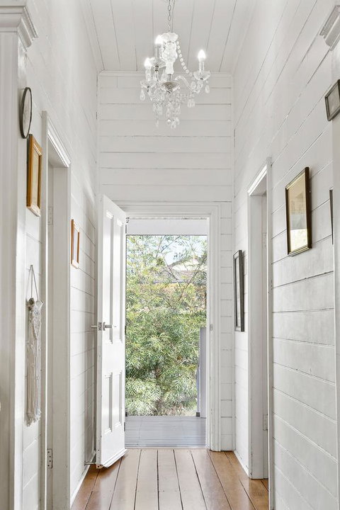 Lavender Cottage - Accommodation Main Beach 5