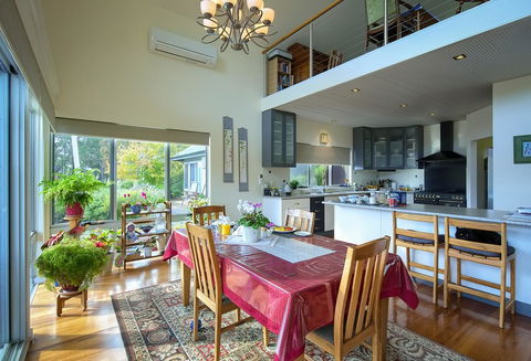 Glenelg On King Bed & Breakfast - Accommodation Main Beach 8