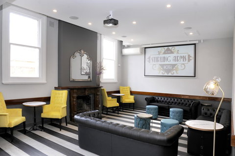 The Stirling Arms Hotel - Accommodation Main Beach 17