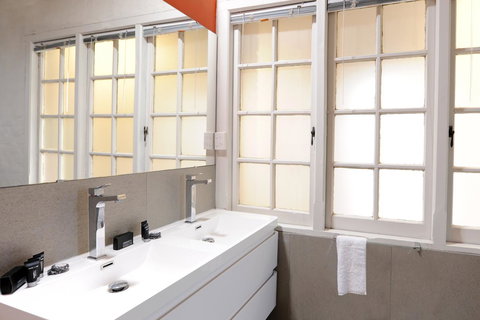 The Stirling Arms Hotel - Accommodation Main Beach 28