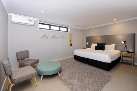 The Stirling Arms Hotel - Accommodation Main Beach 27