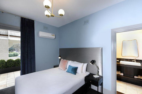 The Stirling Arms Hotel - Accommodation Main Beach 25