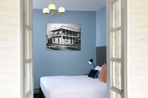 The Stirling Arms Hotel - Accommodation Main Beach 4