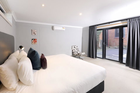 The Stirling Arms Hotel - Accommodation Main Beach 30