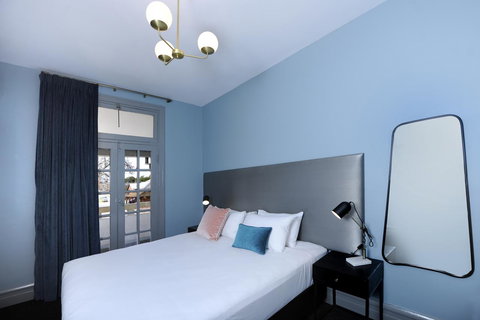 The Stirling Arms Hotel - Accommodation Main Beach 18