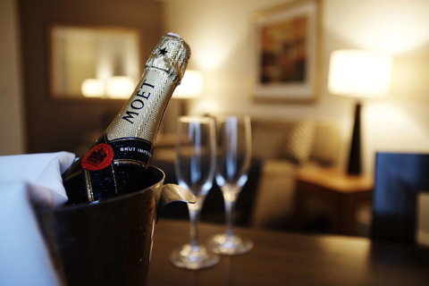 Residence On Langley Park - Accommodation Main Beach 17