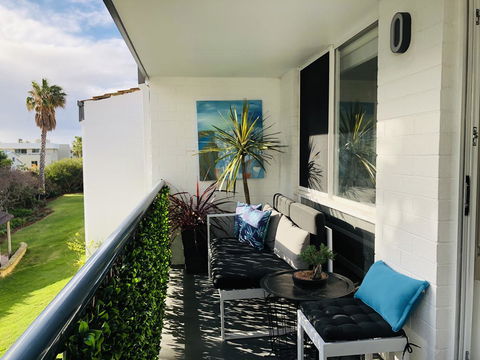 West Beach Lagoon 220 Stylish And Cozy - Accommodation Main Beach 7