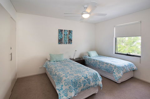 Pegasus - Accommodation Main Beach 4