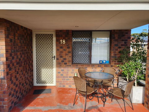 Ocean Beach Chalet 18 - Accommodation Main Beach 14