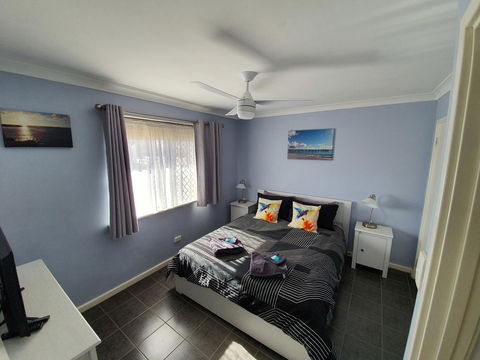 Ocean Beach Chalet 18 - Accommodation Main Beach 13