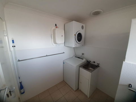 Ocean Beach Chalet 18 - Accommodation Main Beach 6
