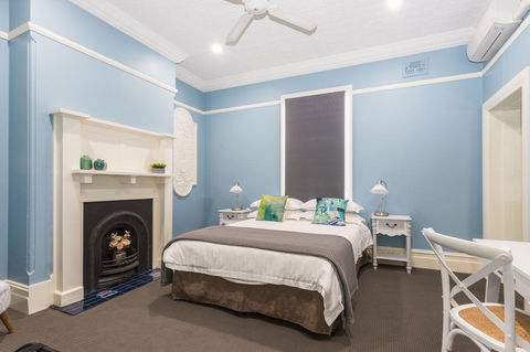Blue Door Apartments - Accommodation Main Beach 17